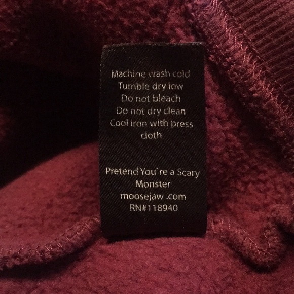 Women Moosejaw Long Sleeve Hoody Burgundy Top and Cream Logo Size: Small - Picture 10 of 10